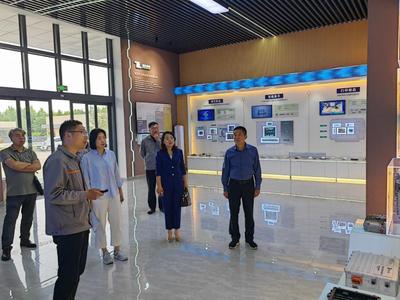 信息工程学院走访威海天力电源科技