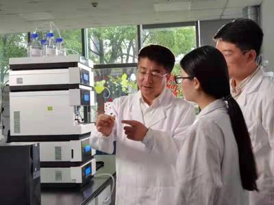 浙江大学药学院刘雪松研究员荣获“2021年中国产学研合作创新奖”